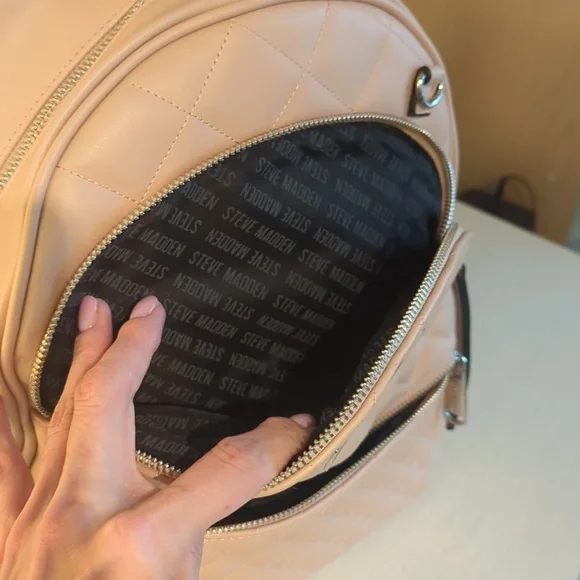 Blush pink quilted Steve Madden backpack 2 outside pockets, 3 inside, like new - Picture 10 of 11